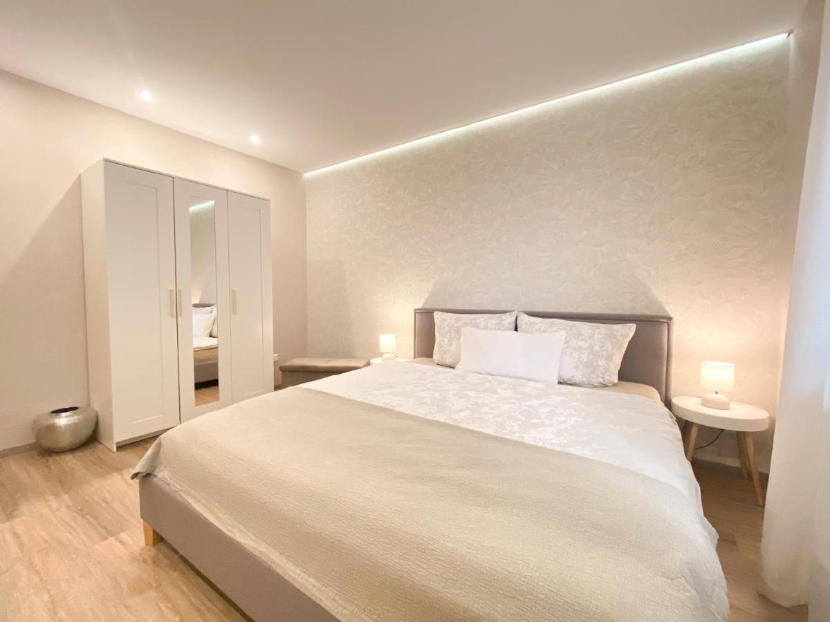 Modernes Apartment In Zentrumsnaehe Mit Eigenem Stellplatz Baden-Baden Extérieur photo