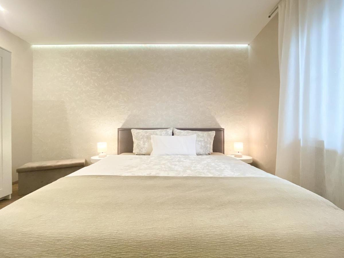 Modernes Apartment In Zentrumsnaehe Mit Eigenem Stellplatz Baden-Baden Extérieur photo